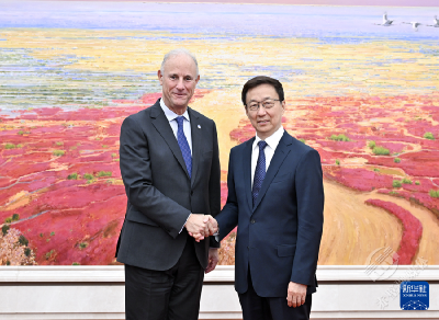 韩正分别会见秘鲁外长冈萨雷斯－奥莱切亚、阿根廷外长蒙迪诺