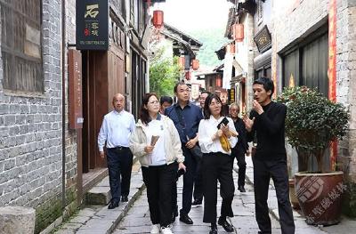韩国义王市交流公务员代表团来赤壁市进行友好访问