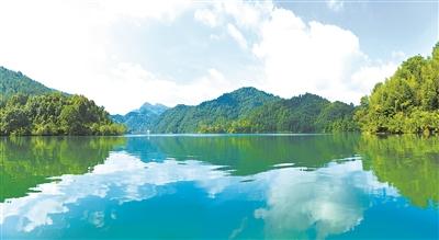 江西阳明湖：去了“油膜” 畅了“呼吸”
