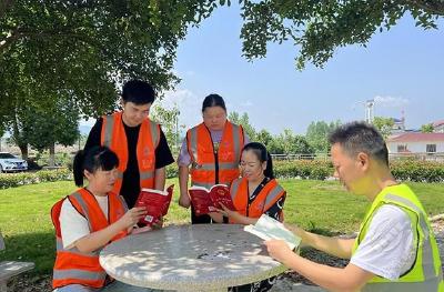 赤壁交投集团公路养护公司：《中华人民共和国民法典》宣传走进公路站点