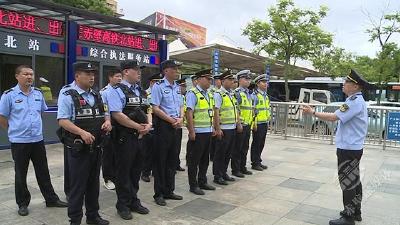 助力创文 赤壁市开展站前秩序集中整治