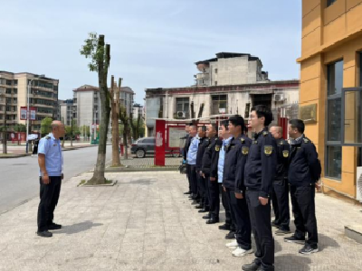 赤马港综合执法中心：整治流动摊贩 维护市容环境