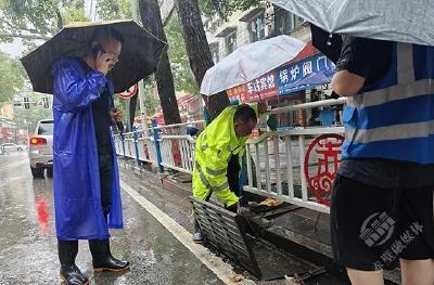 市城管执法局：筑牢城区防汛安全防线