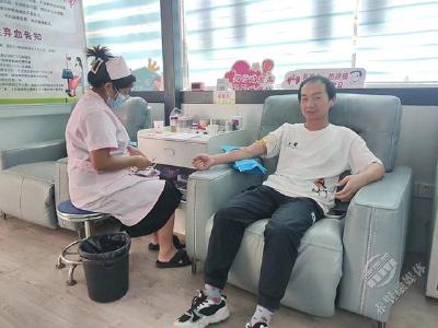 蒲圻北街社区：无偿献血 让爱传递