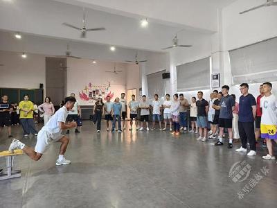 燃情夏日，共筑梦想 赤壁市开展暑期体育艺术教师培训