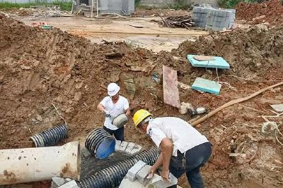 民生工程优先  惠民工程靠前  赤壁建工集团全力推进青泉农贸市场建设