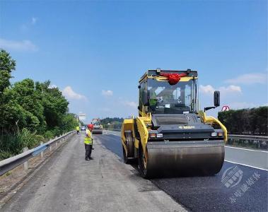 赤壁交投集团：全力以赴 高效推进 高速路面中修工程任务过半