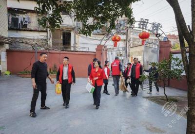 弘扬雷锋精神 传递社会温情 市商发集团润丰公司开展学雷锋活动