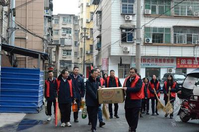 湖北赤壁：在这里，他们续写“雷锋日记”