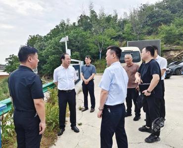 葛军专题调度督办黄盖湖水质提升工作：多措并举 加快行动 全力打赢水质提升攻坚战