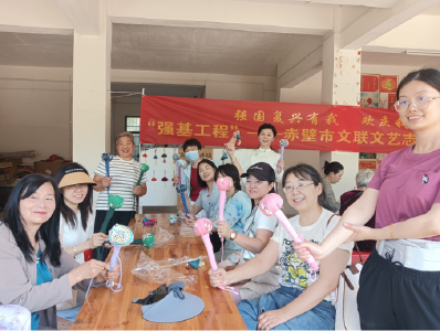 赤马港街道周画岭社区：“艾” 暖社区情 巧手筑健康