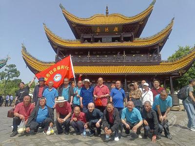 赤壁市社会福利中心开展春日出游活动