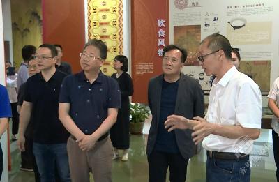 武夷山市组团来赤壁考察万里茶道申遗工作