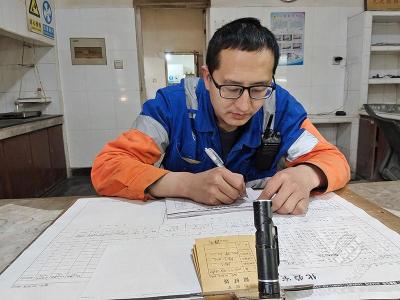 赤壁熊亮：勤学苦练磨技艺 精益求精蕴匠心