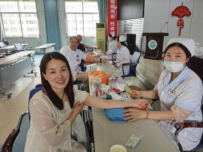 热血传递生命情 医者仁心显担当 赤壁市人民医院开展无偿献血活动