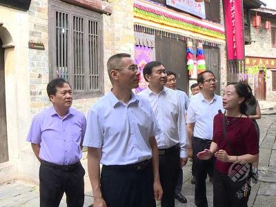张士金调研赤壁市红色教育和文化产业发展工作