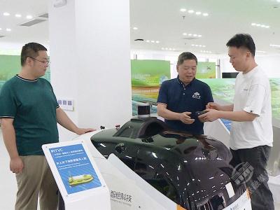 湖北赤壁：无人矿车破局地下难题 低空经济引领前沿标杆