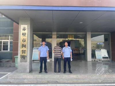 “亲戚”上门套近乎 诈骗专挑老年人