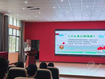 湖北赤壁：关爱未成年人，从“心”开始