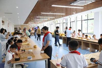 2025年三国赤壁古战场杯中国围棋甲级联赛“传承国粹 乐在棋中”进校园