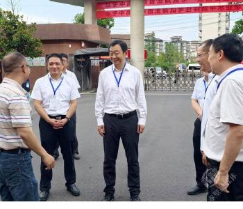 董方平巡视检查2025年赤壁市高考工作