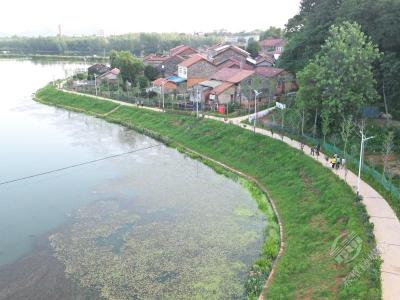湖北赤壁：旧貌换新颜 花香漫径绘就幸福路