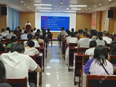 赤壁市二医院开展创建二级医院暨急诊急救培训
