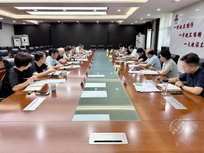 葛军主持召开市政府党组会暨理论学习中心组2025年第7次全体（扩大）会议