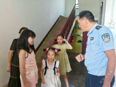 赤壁镇东风村：“青干提质 平安联户”织密暑期防溺水安全网