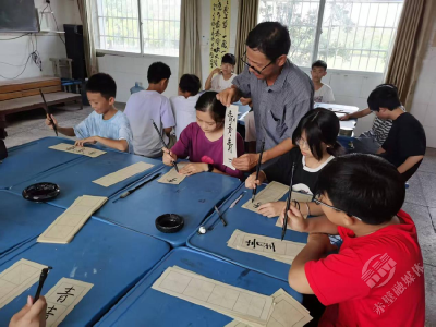 乡村少年宫,一滴墨开七色花