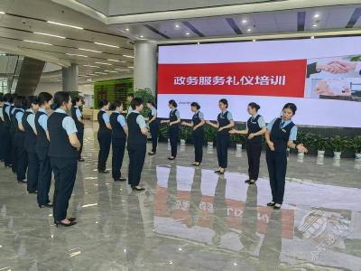 聚焦“干部素质提升年” | 赤壁市政数局开展服务礼仪专项培训