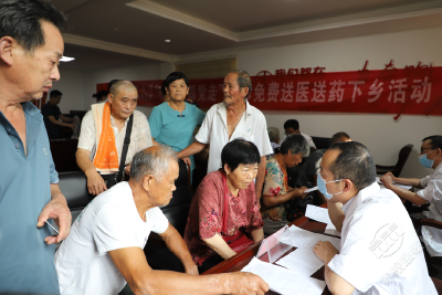 市人民医院：义诊下乡送健康 惠民服务暖人心