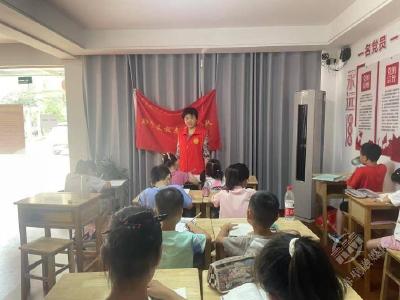丹心育桃李 卅载谱华章——记赤壁市实验外国语学校教师张小燕 