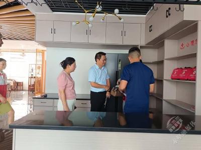 省红十字心理健康志愿服务队来赤壁调研试点工作​