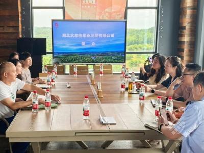 送策上门解难题 税企同心共发展
