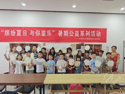 湖北赤壁：巧手绘漆扇 鼓韵传薪火