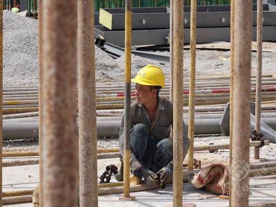 湖北赤壁：战高温抢进度 维达力四期项目建设“热”力全开
