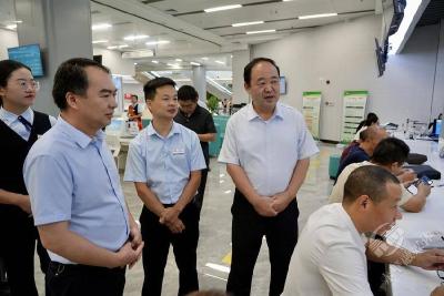 葛军专题调研12345公共服务热线受理群众诉求办理工作