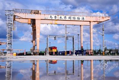 习近平总书记关切事丨潮涌天山活力新