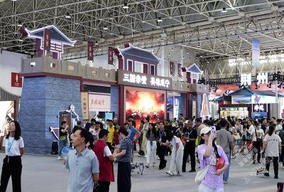 独树一帜！赤壁特色亮相2025中国文化旅游产业博览会