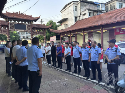 蒲圻街道：夜巡护航成长 共筑平安家园