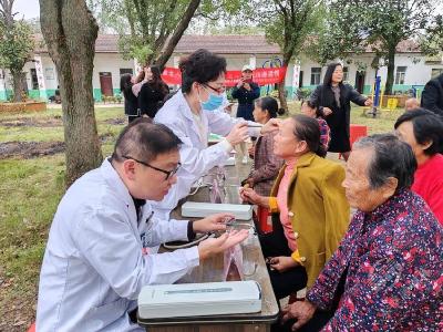 中伙铺镇官庄村：暖心陪伴护夕阳 真情守护“幸福年”