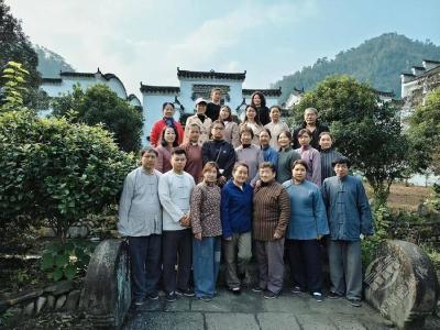 赤壁志愿者助力红色电影拍摄