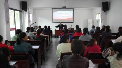 泉门社区开办老年大学 第一期老年声乐班开班授课