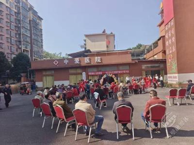 弘扬敬老美德 蒲纺桃花坪社区开展 “情暖重阳 饺香满园” 活动