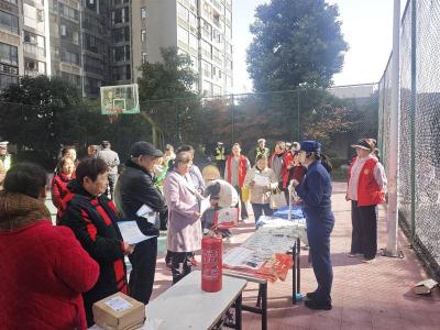 多方联动进社区 共筑冬季安全线——赤壁消防联合多部门开展消防安全宣传活动