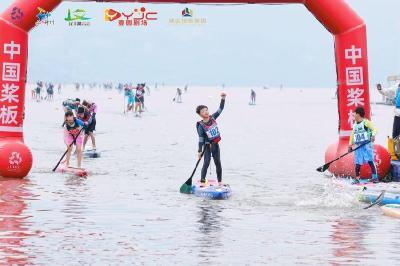 从陆水湖畔到全国领奖台 邓世怀公益坚守铺就孩子冠军路