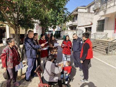 蒲圻街道金潭村：警民同心防诈骗 案例教学明风险