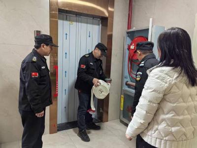 “全民消防 生命至上”——赤壁建工红色物业公司筑牢小区安全防线