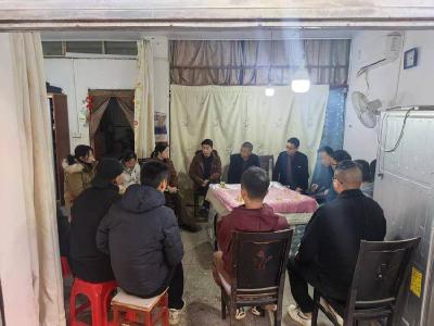 赤壁城发集团：社区圆桌会 话民生温暖